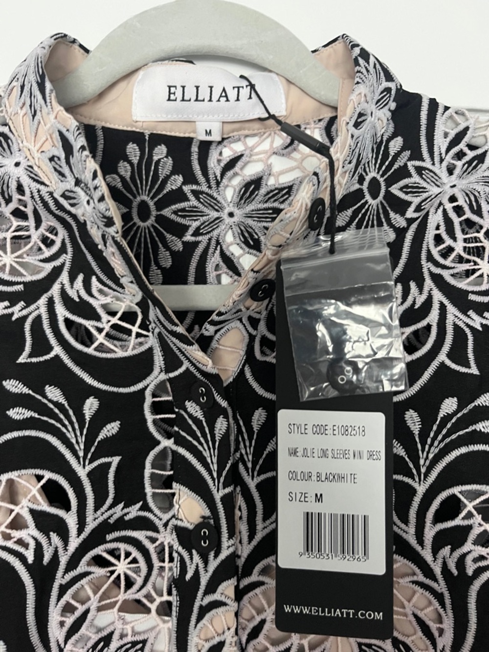 Elliatt Blk/wht eyelet Jolie long sleeve mini dress w slip NWT SZ M - Picture 5 of 8